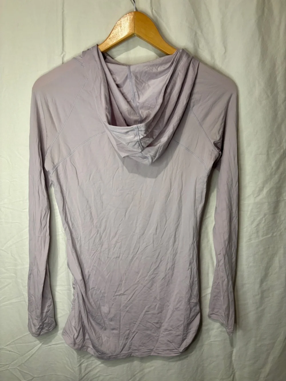 💋3 for $25 Under Armour long sleeve run hoodie in lilac purple - Picture 7 of 8